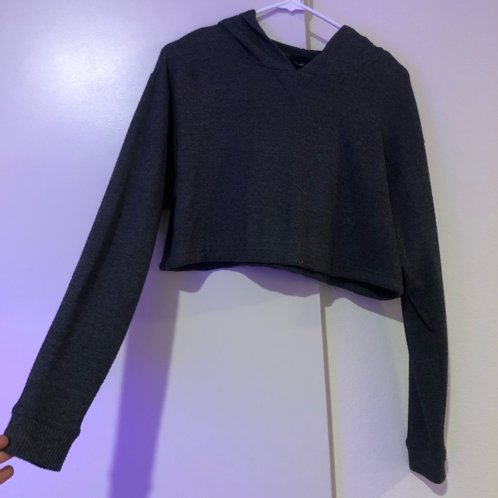 Crop pullover long sleeve